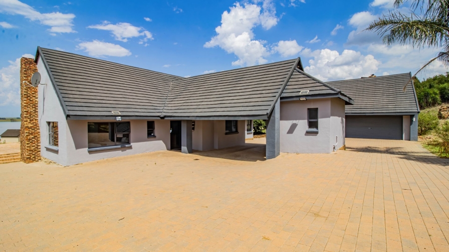 3 Bedroom Property for Sale in Oranjeville Free State
